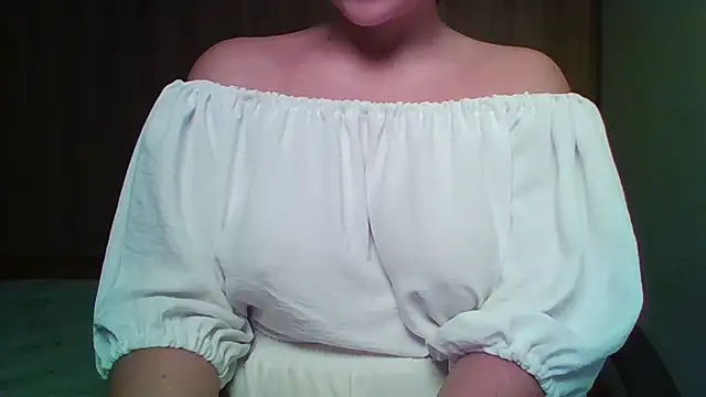 Snapshot of Evasapples chatting on 8, 11, 2025 Evasapples online show from 8, 11, 2025