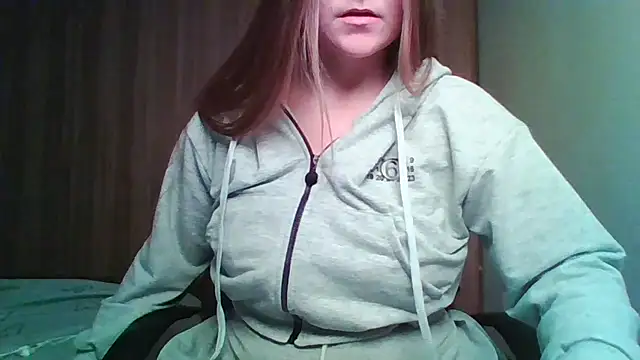 Snapshot of Evasapples chatting on 15, 11, 2025 Evasapples online show from 15, 11, 2025