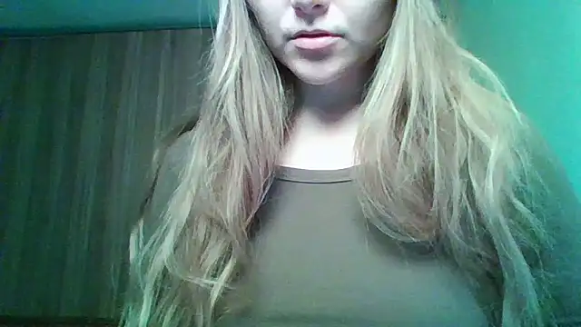 Snapshot of Evasapples chatting on 21, 11, 2025 Evasapples online show from 21, 11, 2025