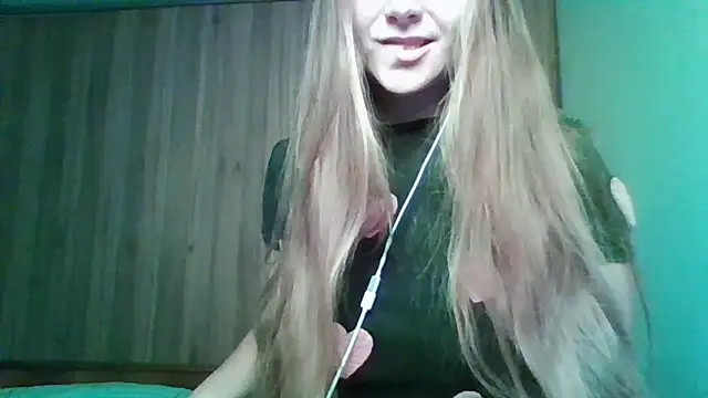 Snapshot of Evasapples chatting on 22, 11, 2025 Evasapples online show from 22, 11, 2025