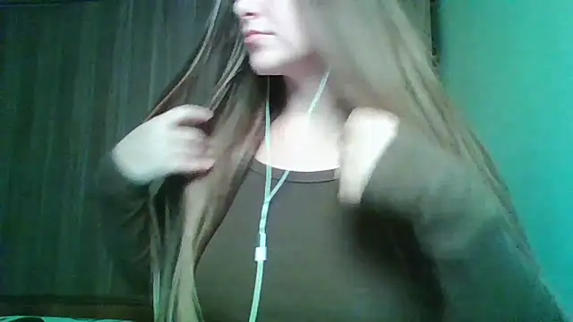 Snapshot of Evasapples chatting on 28, 11, 2025 Evasapples online show from 28, 11, 2025