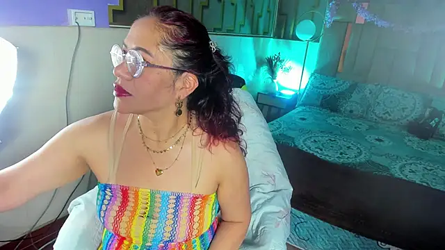 Snapshot of maria_paulac chatting on 19, 10, 2025 maria paulac online show from 19, 10, 2025