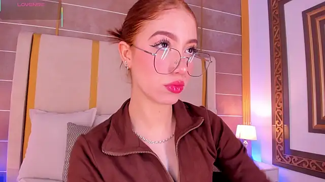 Snapshot of AbigailCarter chatting on 5, 10, 2025 AbigailCarter online show from 5, 10, 2025