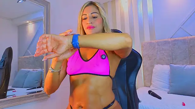 Tayra Pradit online show from 15, 3, 2026