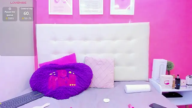 Snapshot of Realbadbxtch chatting on 5, 1, 2026 Realbadbxtch online show from 5, 1, 2026