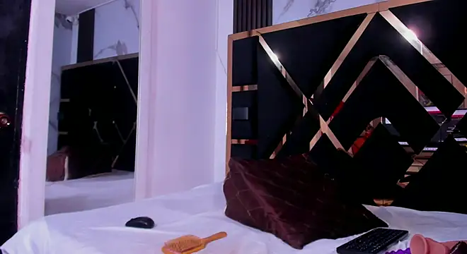 tifany bigdick online show from 12, 10, 2025