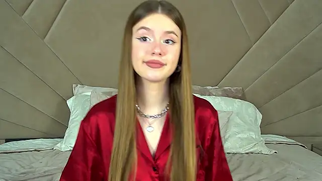 MilanaBalmain online show from 3, 2, 2025