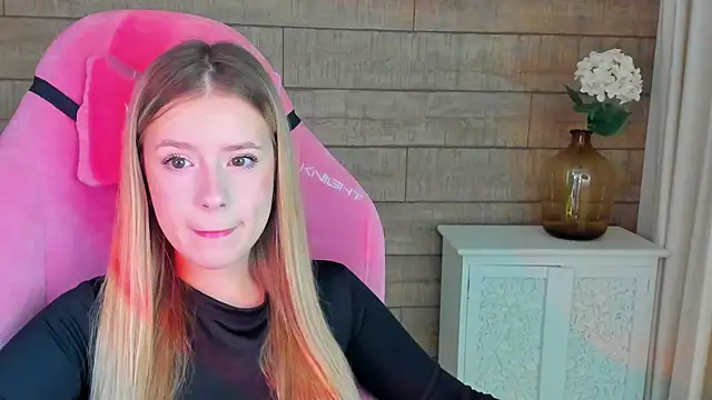 MilanaBalmain online show from 28, 9, 2025