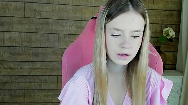 MilanaBalmain online show from 11, 10, 2025