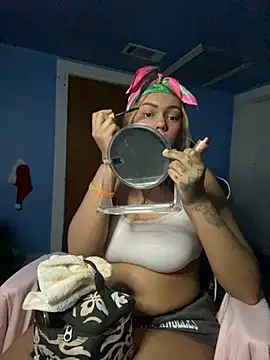 Snapshot of y0urlilgf chatting on 4, 12, 2024 y0urlilgf online show from 4, 12, 2024