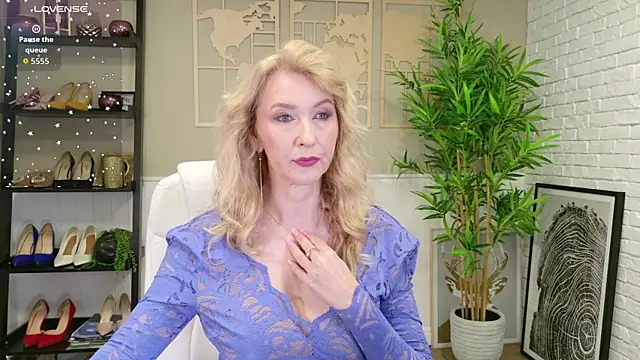 LadyLeea online show from 25, 5, 2026
