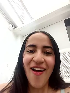 Mia Fischer online show from 7, 10, 2025