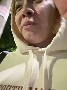 Snapshot of adarussell chatting on 27, 12, 2024 adarussell online show from 27, 12, 2024