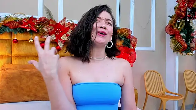 Snapshot of adarussell chatting on 4, 1, 2025 adarussell online show from 4, 1, 2025