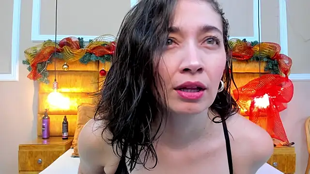 Snapshot of adarussell chatting on 5, 1, 2025 adarussell online show from 5, 1, 2025