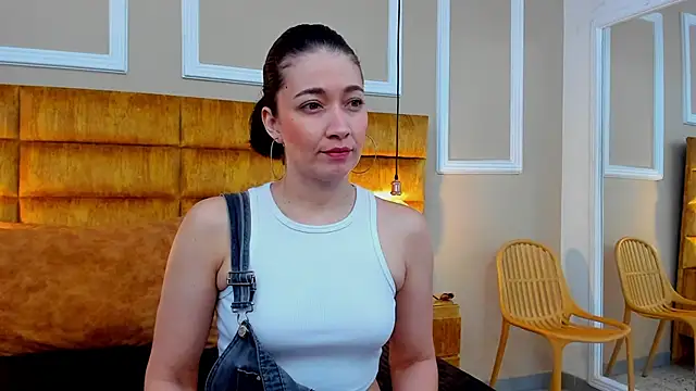 Snapshot of adarussell chatting on 21, 1, 2025 adarussell online show from 21, 1, 2025