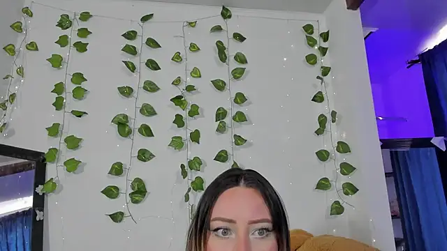 Snapshot of JanneKim chatting on 28, 10, 2025 JanneKim online show from 28, 10, 2025