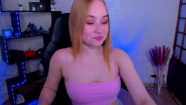 Snapshot of LianaBright chatting on 2, 12, 2024 LianaBright online show from 2, 12, 2024