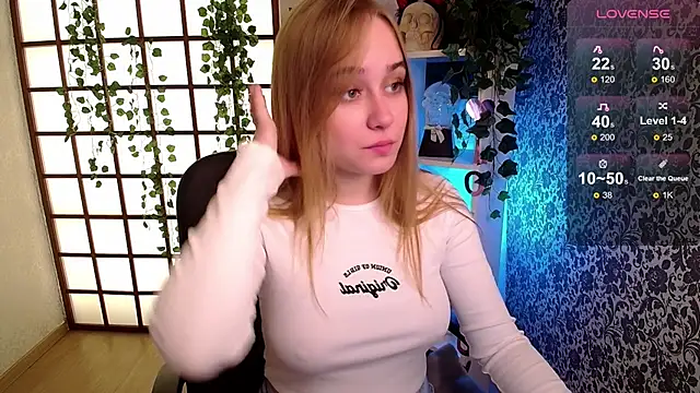 Snapshot of LianaBright chatting on 3, 12, 2024 LianaBright online show from 3, 12, 2024