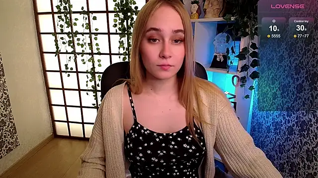 Snapshot of LianaBright chatting on 5, 12, 2024 LianaBright online show from 5, 12, 2024