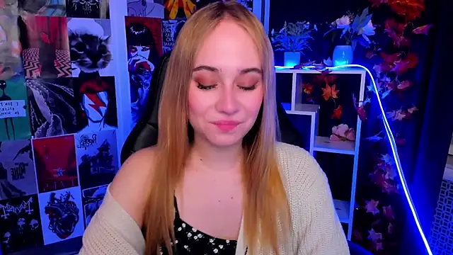 Snapshot of LianaBright chatting on 6, 12, 2024 LianaBright online show from 6, 12, 2024