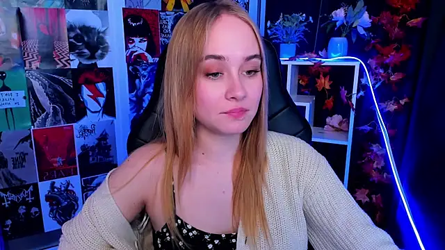 Snapshot of LianaBright chatting on 6, 12, 2024 LianaBright online show from 6, 12, 2024