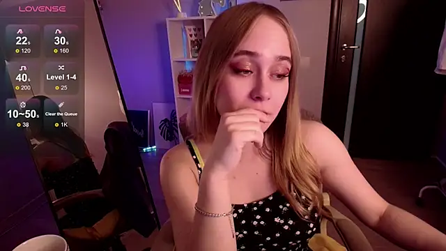 Snapshot of LianaBright chatting on 29, 12, 2024 LianaBright online show from 29, 12, 2024