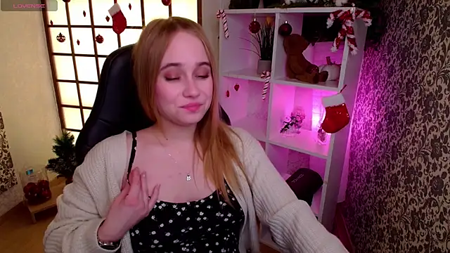 Snapshot of LianaBright chatting on 9, 1, 2025 LianaBright online show from 9, 1, 2025