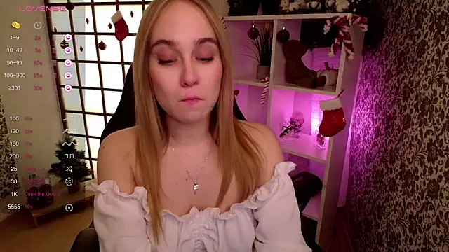 Snapshot of LianaBright chatting on 12, 1, 2025 LianaBright online show from 12, 1, 2025