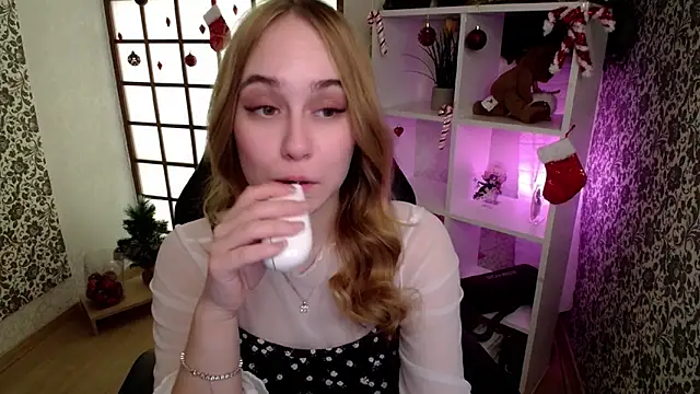 Snapshot of LianaBright chatting on 16, 1, 2025 LianaBright online show from 16, 1, 2025