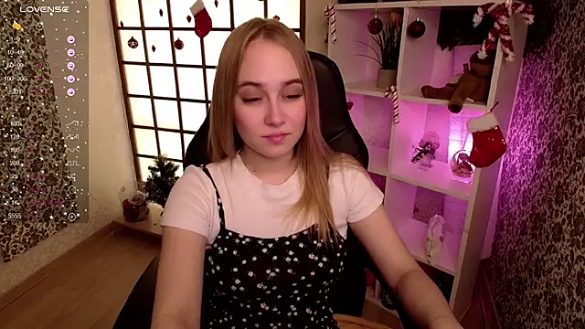 Snapshot of LianaBright chatting on 20, 1, 2025 LianaBright online show from 20, 1, 2025