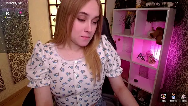 Snapshot of LianaBright chatting on 25, 1, 2025 LianaBright online show from 25, 1, 2025