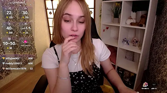 Snapshot of LianaBright chatting on 30, 1, 2025 LianaBright online show from 30, 1, 2025