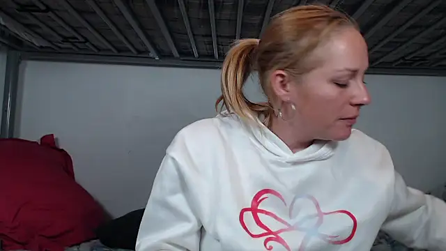 Doucelouve9 online show from 2, 2, 2026