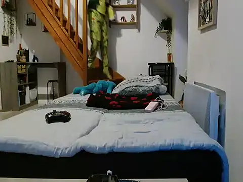 Snapshot of Lauzo21 chatting on 24, 11, 2025 Lauzo21 online show from 24, 11, 2025