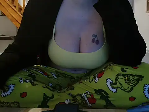 Snapshot of Lauzo21 chatting on 27, 11, 2025 Lauzo21 online show from 27, 11, 2025