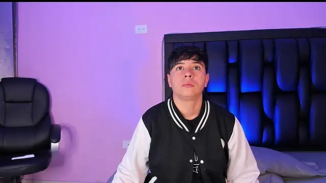 AbbySmiitth  online show from 1, 3, 2025