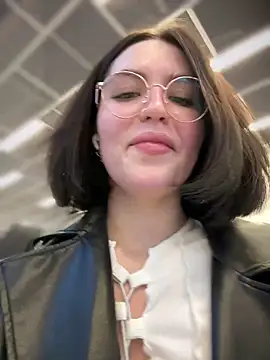 Snapshot of meow_girl chatting on 8, 1, 2025 meow girl online show from 8, 1, 2025