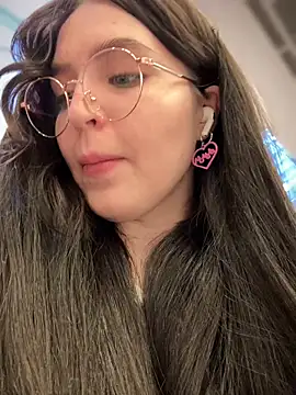 Snapshot of meow_girl chatting on 21, 2, 2025 meow girl online show from 21, 2, 2025