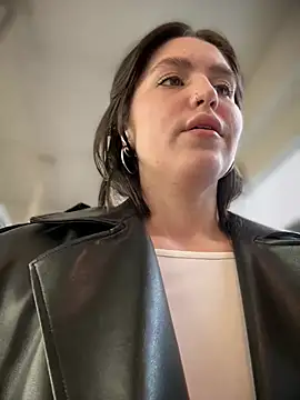 Snapshot of meow_girl chatting on 6, 3, 2025 meow girl online show from 6, 3, 2025
