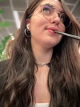 Snapshot of meow_girl chatting on 18, 9, 2025 meow girl online show from 18, 9, 2025