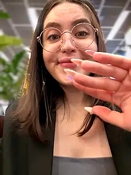 Snapshot of meow_girl chatting on 27, 9, 2025 meow girl online show from 27, 9, 2025