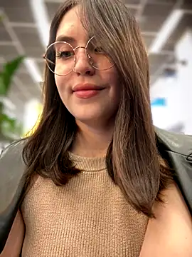 Snapshot of meow_girl chatting on 14, 10, 2025 meow girl online show from 14, 10, 2025