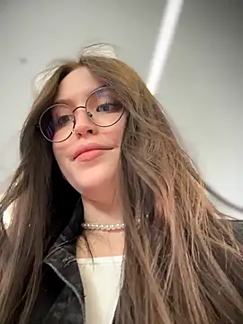 meow girl online show from 24, 5, 2026