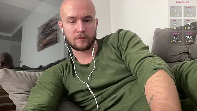 Snapshot of cute_mark chatting on 12, 12, 2024 cute mark online show from 12, 12, 2024