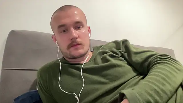 Snapshot of cute_mark chatting on 21, 12, 2024 cute mark online show from 21, 12, 2024