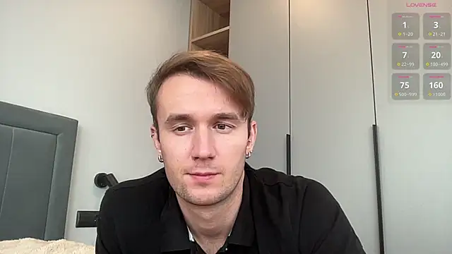 Snapshot of cute_mark chatting on 6, 10, 2025 cute mark online show from 6, 10, 2025