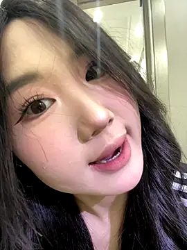 Snapshot of xyebobs chatting on 2, 12, 2025 xyebobs online show from 2, 12, 2025