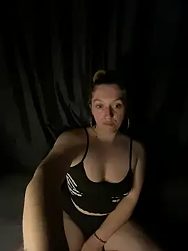 Snapshot of Stoner_BarbieXX chatting on 10, 7, 2026 Stoner BarbieXX online show from 10, 7, 2026