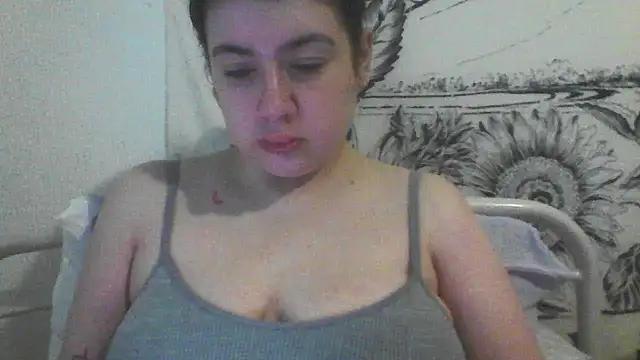 Snapshot of CamilaCherryX chatting on 4, 11, 2025 CamilaCherryX online show from 4, 11, 2025